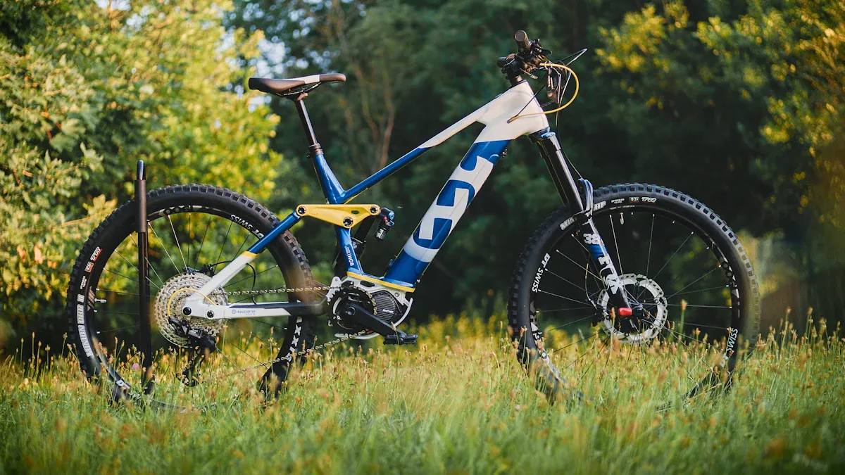 Choosing the Ideal Material for Your Commuter Bike Frame in 2025